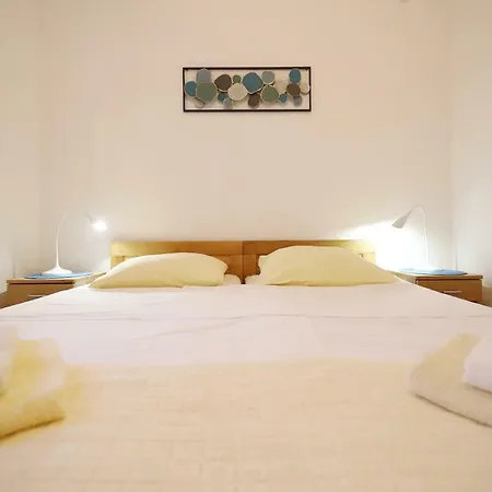 Guest house Nada Super Petrcane